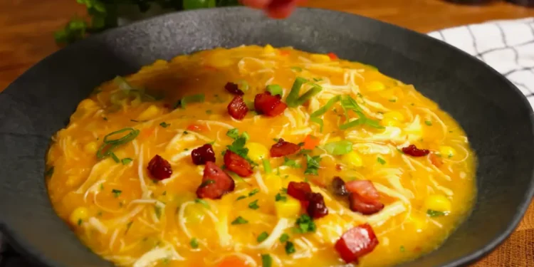 Caldo de Kenga Cremoso com Frango e Bacon